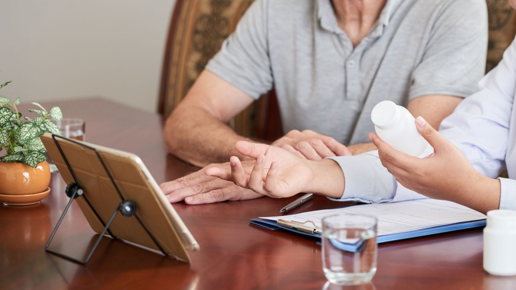 La Seguridad Social lo confirma: las 11 enfermedades que permiten jubilarte antes cobrando el 100% de la pensión