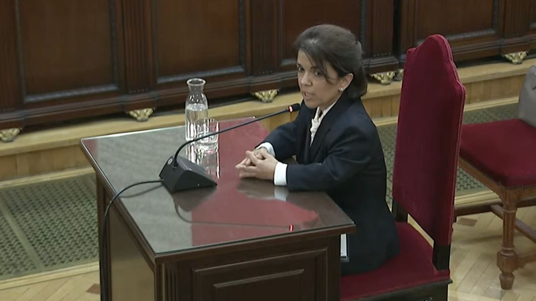 Una técnico de Transportes dice que recibió una instrucción para duplicar la compra de mascarillas a Aldama