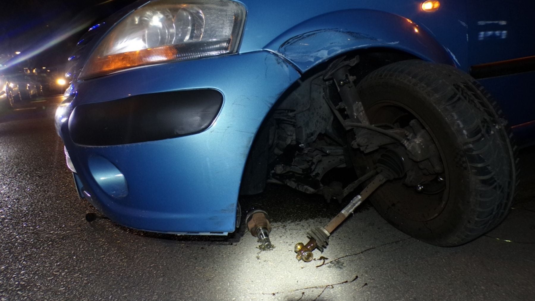 Conductor borracho de 75 años en Palma: sufre un accidente y la Policía le tiene que ayudar a bajar del coche