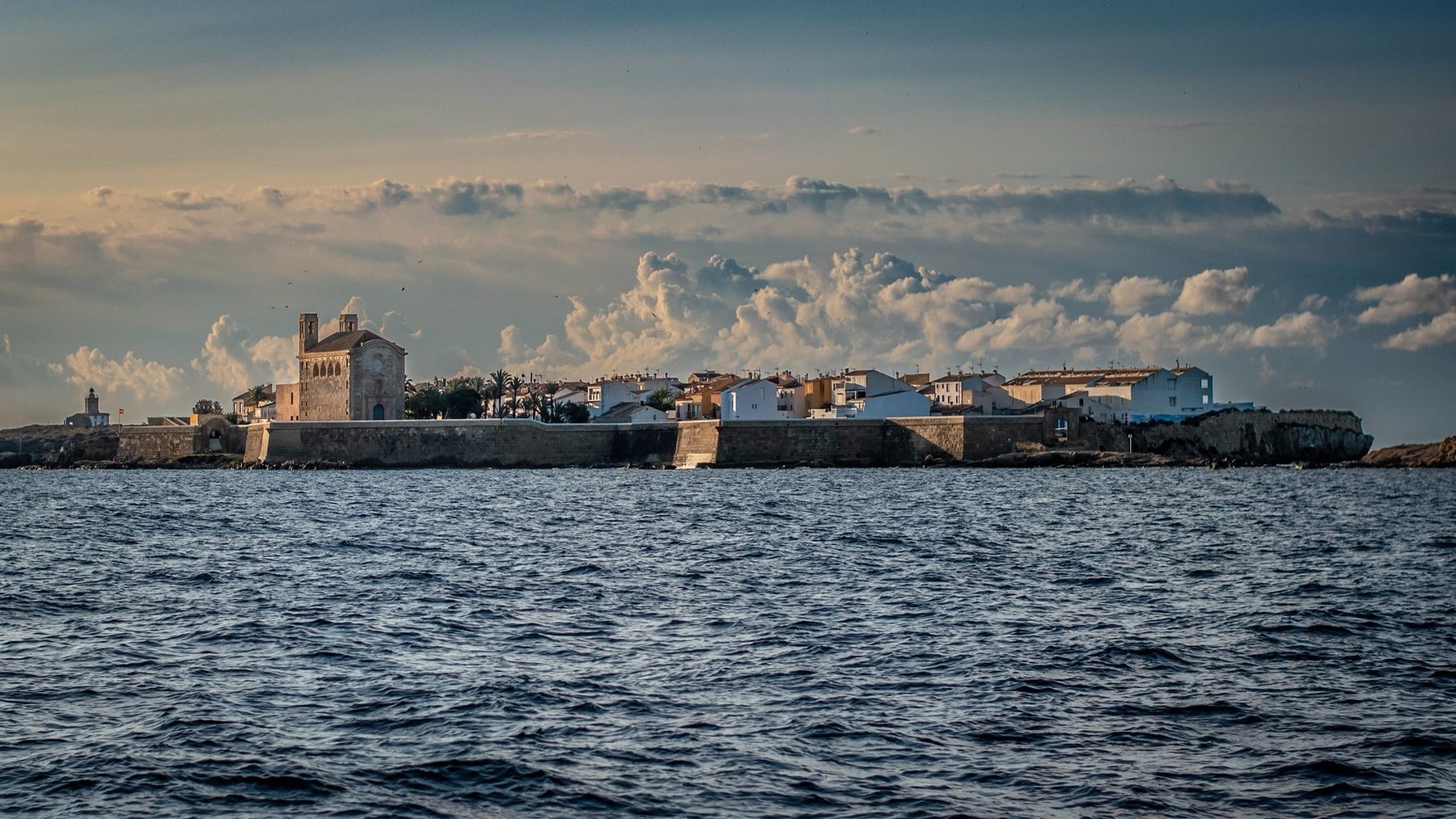 La isla habitada más pequeña de España quiere ser independiente, pero la cosa no es tan sencilla