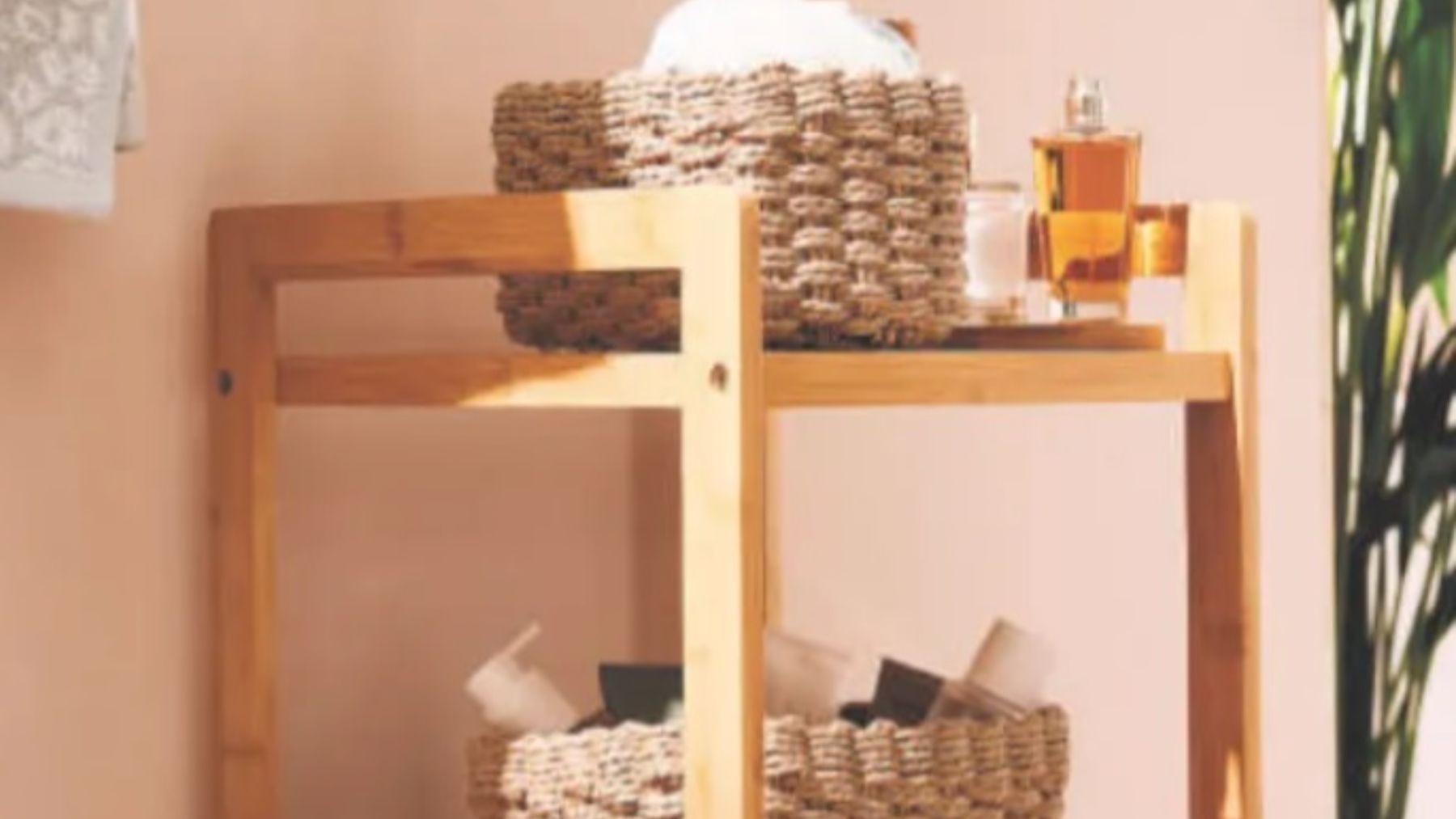 Colas en Lidl a partir de hoy, viernes 10 de abril, por la estantería de baño estilo nórdico por 11 euros