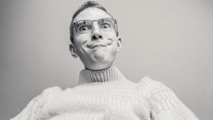 Por qué usas mal bizarro en español, bizarro en la RAE, la RAE cambia el significado de bizarro, cómo usar bizarro en español.