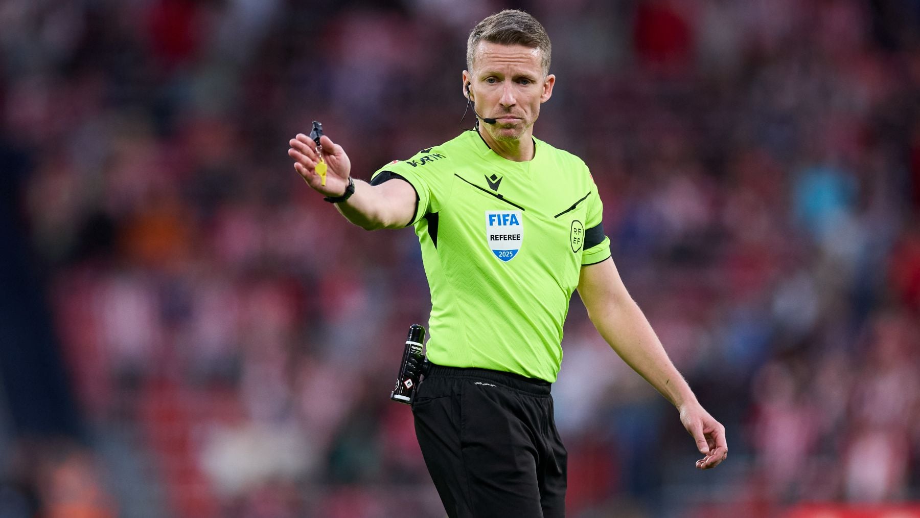 Habrá un árbitro español en el Mundial: Hernández Hernández le come la tostada a Sánchez Martínez