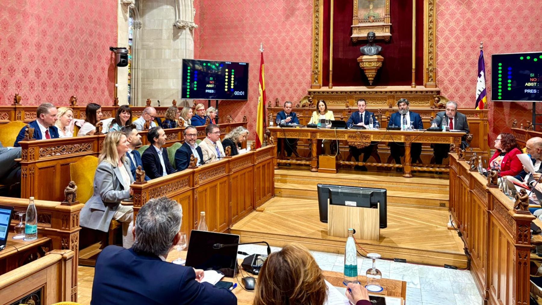 El Consell de Mallorca saca adelante el primer paquete de ayudas de 12,6 millones por la crisis de la guerra en Irán