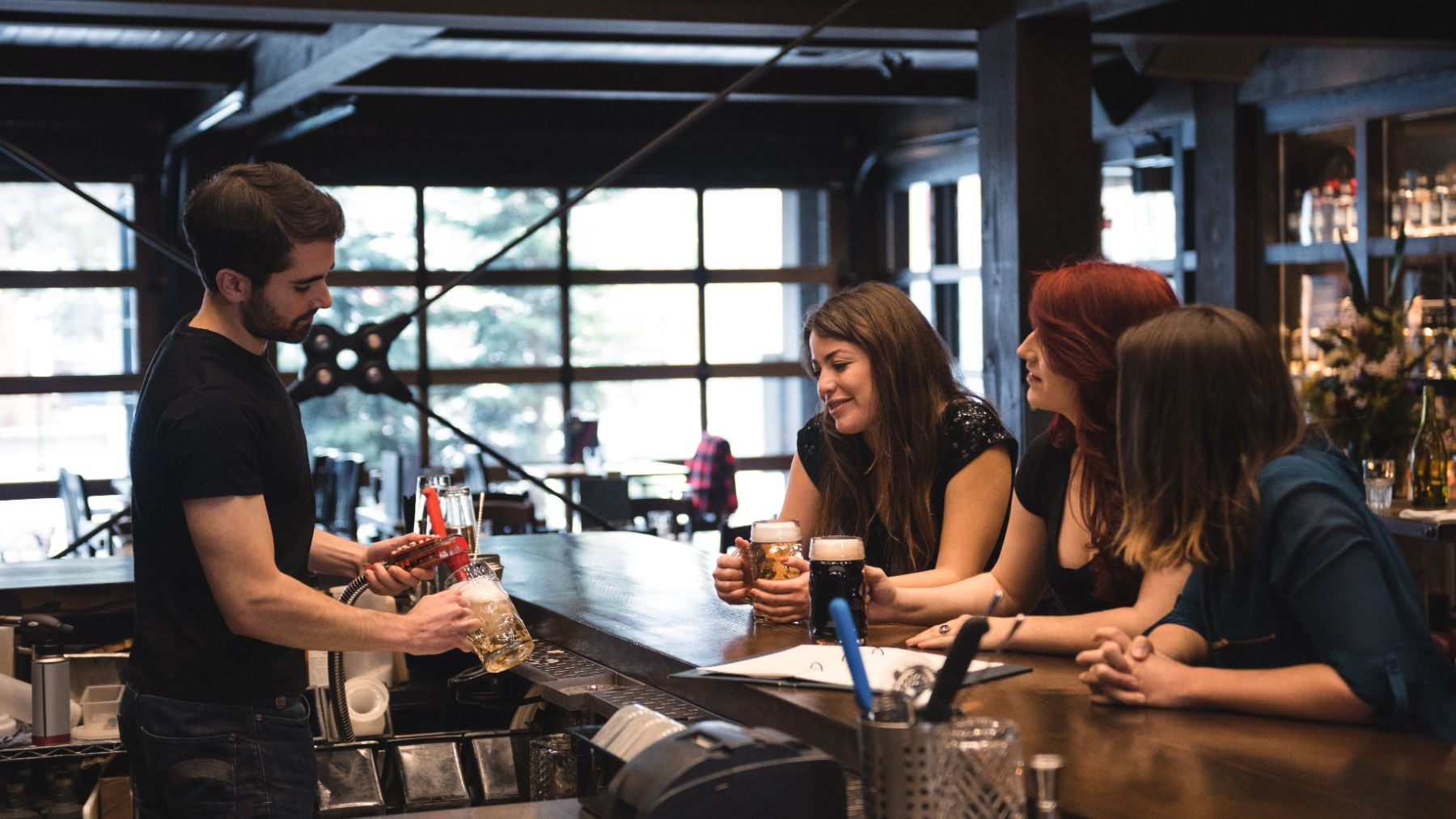 La novedad que cambia las normas de los bares y restaurantes para siempre: el BOE lo ha confirmado y nadie da crédito a la multa