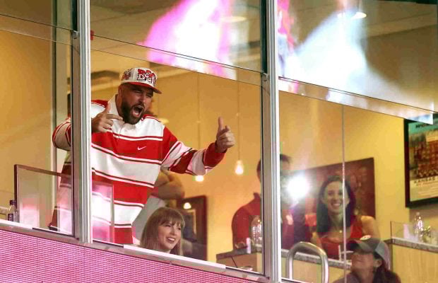 Taylor Swift y Travis Kelce antes de la Super Bowl