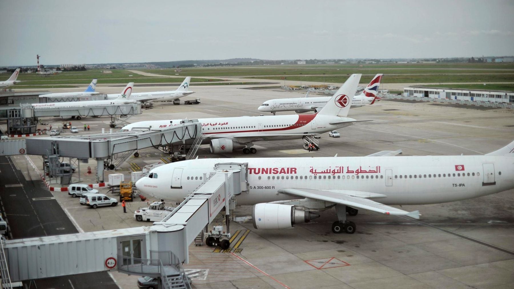 Los aeropuertos europeos alertan de una escasez de combustible en tres semanas si no se reabre el estrecho de Ormuz