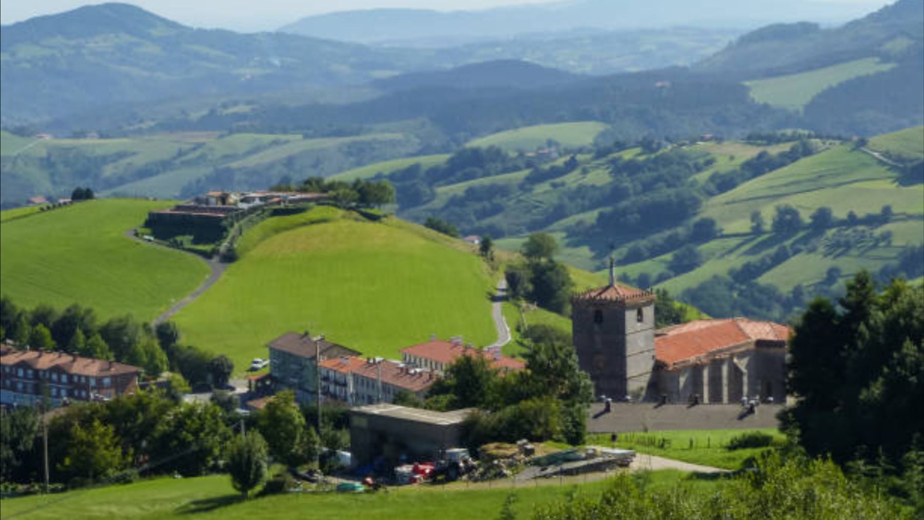 El parque natural de Pagoeta: un tesoro medieval desde el que se ve al Cantábrico y es perfecto para una escapada