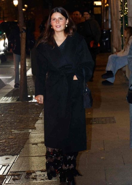 Tana Rivera paseando