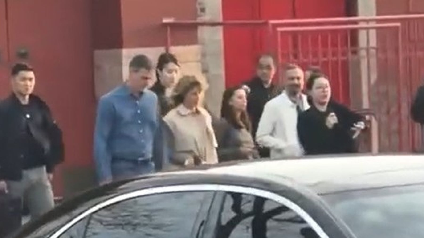 Sánchez y Begoña, de turismo por China con una amplia comitiva antes de su encuentro con el dictador Xi Jinping