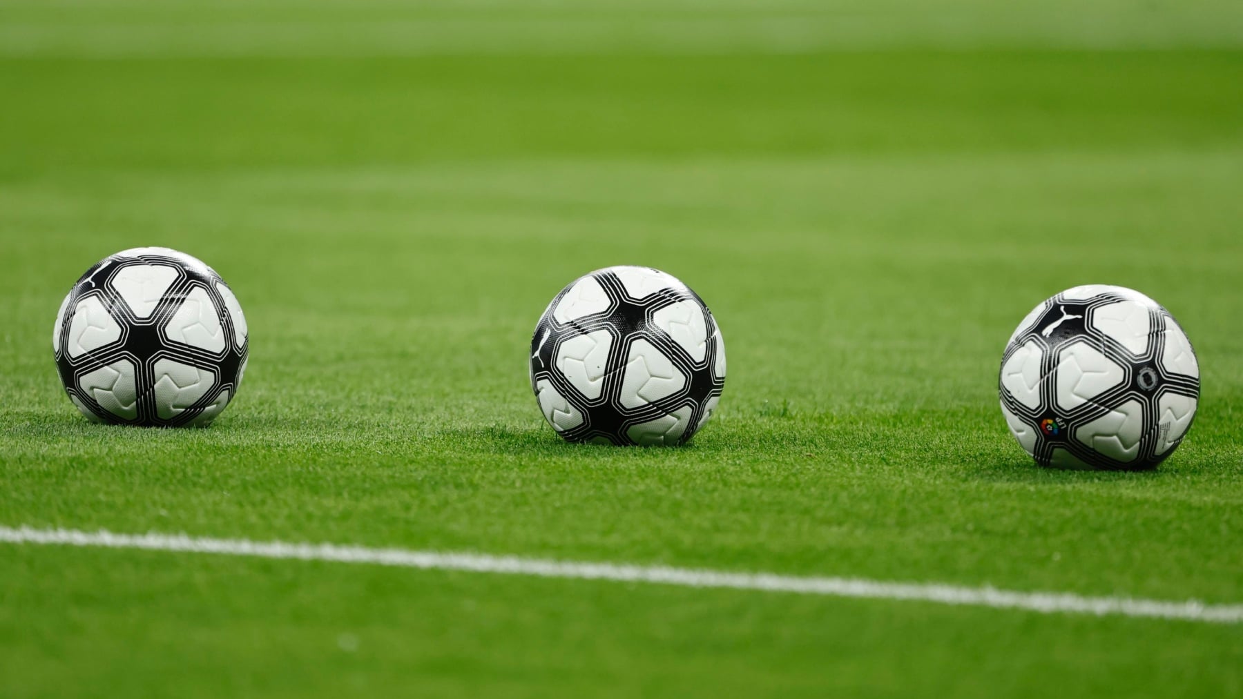 El fiasco de la Liga con la jornada retro: cutre, sin Madrid ni Barça, con camisetas modernas...