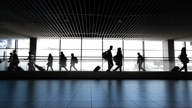 La RAE acepta iros en espa&ntilde;ol, imperativo de irse en espa&ntilde;ol seg&uacute;n la RAE, c&oacute;mo escribir imperativos acabados en R en espa&ntilde;ol, iros o idos en espa&ntilde;ol, verbo iros en castellano.