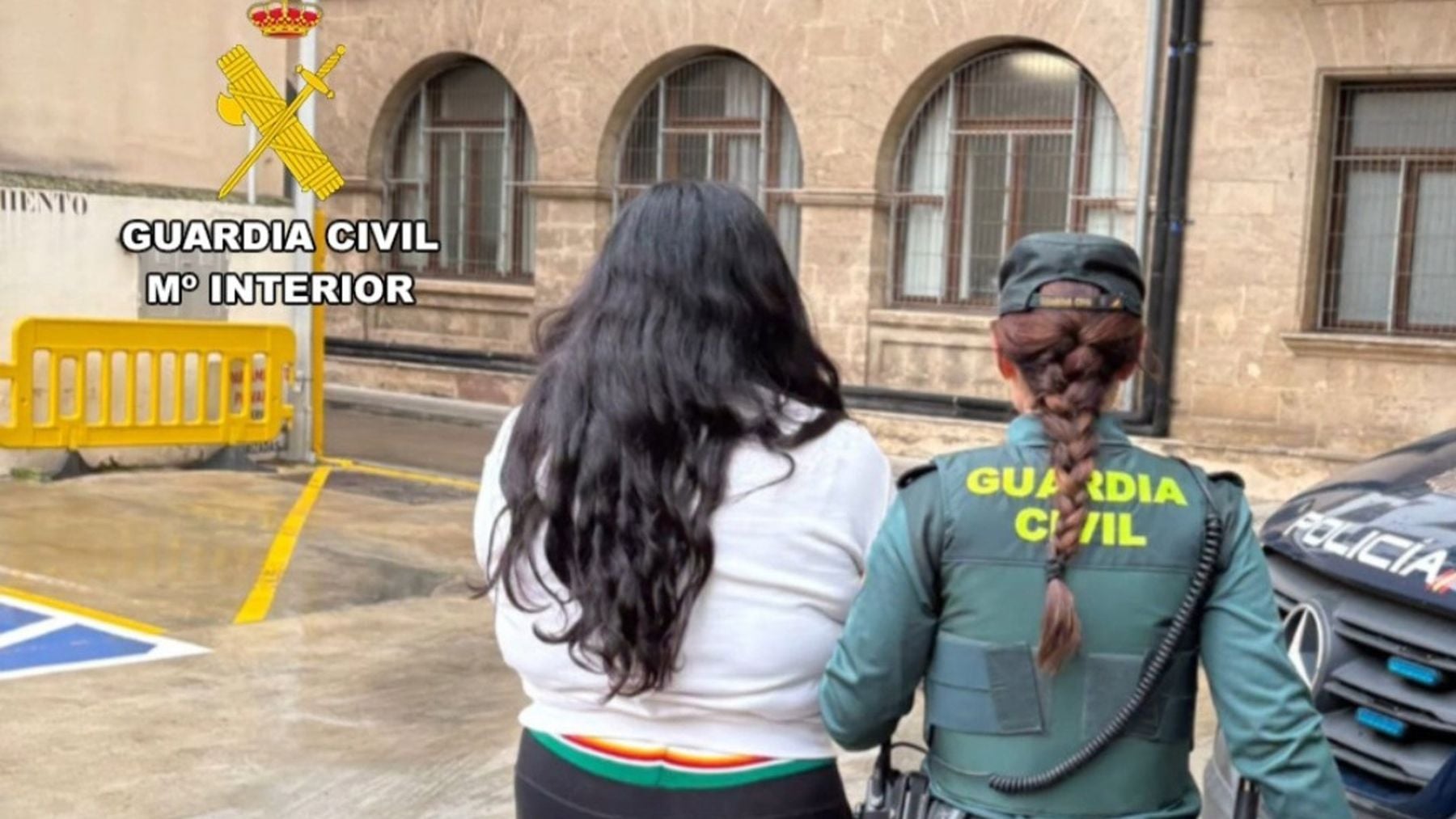 Noche de terror en Magaluf: detenida una magrebí de 23 años por amenazar con un cuchillo a una barman