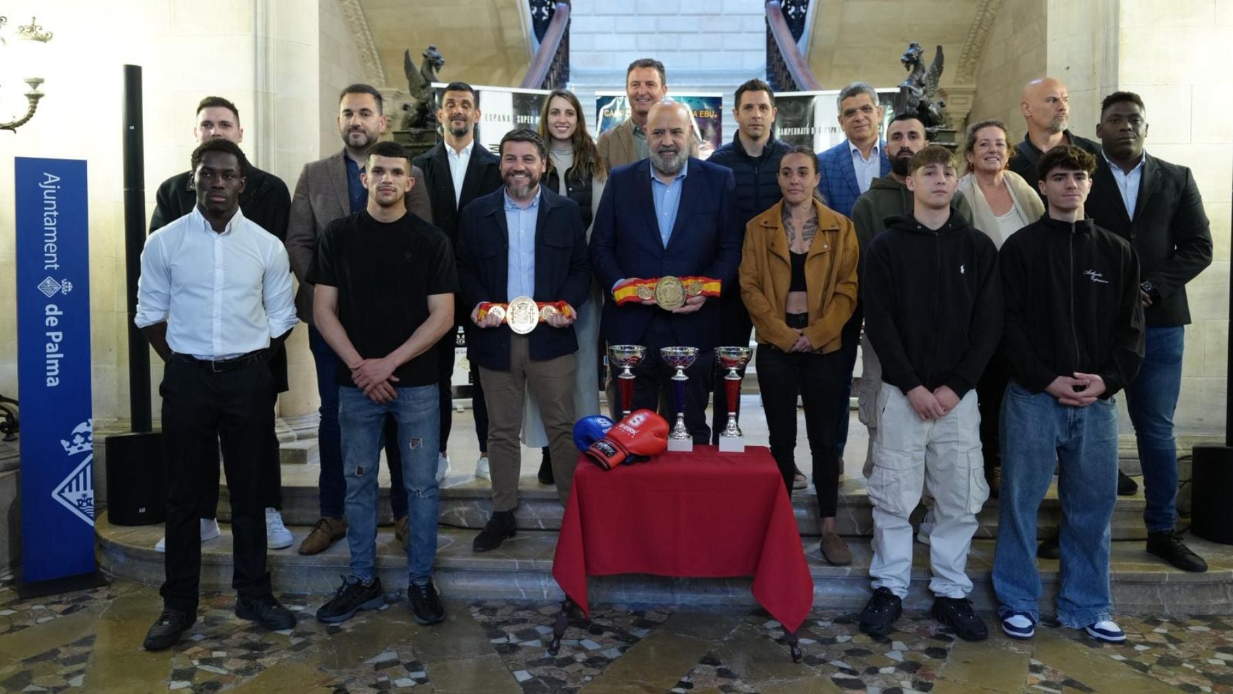 Palma se enfunda los guantes para una noche histórica de boxeo con dos títulos en juego en el Trofeu Ciutat de Palma