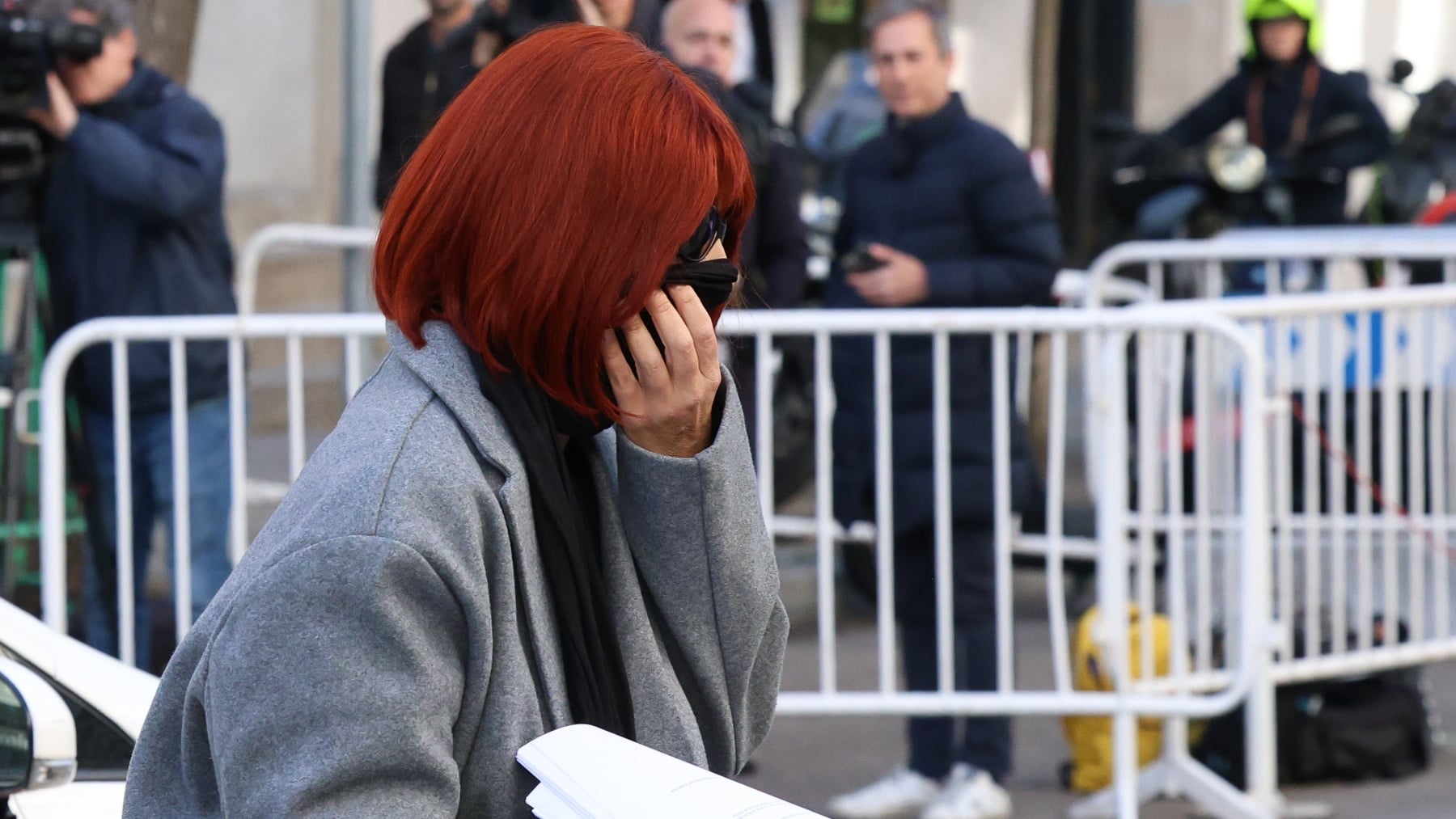 La ex mujer de Koldo se presenta disfrazada con gafas y peluca en el Tribunal Supremo