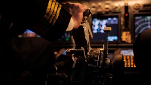 Piloto de avi&oacute;n. (Foto: Freepik)