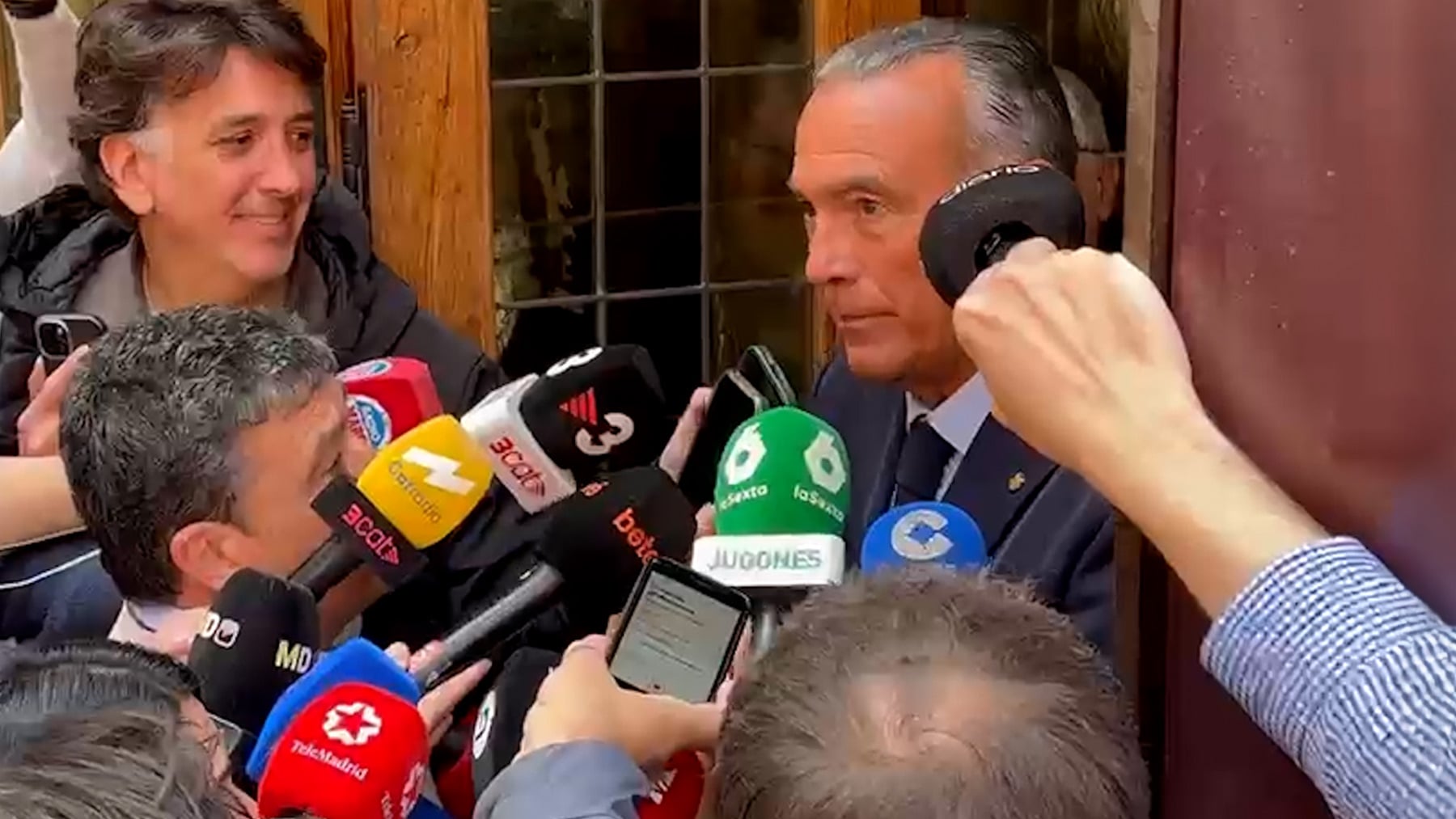 El Barcelona se empeña en el