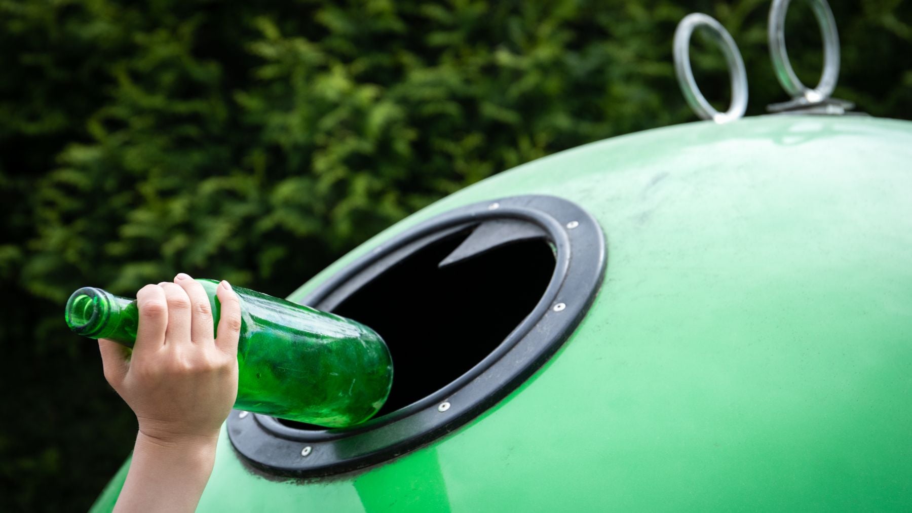 La Comunidad de Madrid mantiene 120.000 toneladas de vidrio reciclado en 2025.