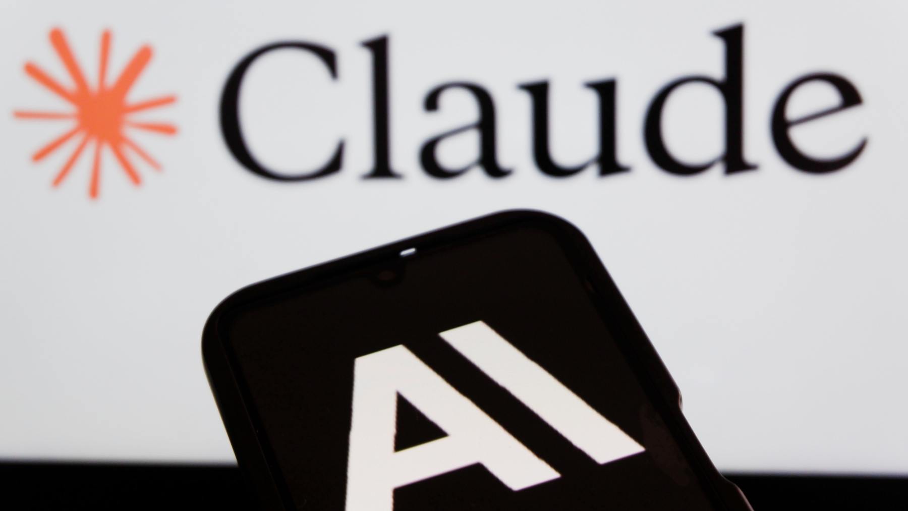 Los expertos lo tienen claro: esta IA gratuita supera a ChatGPT y todo el mundo puede usarla