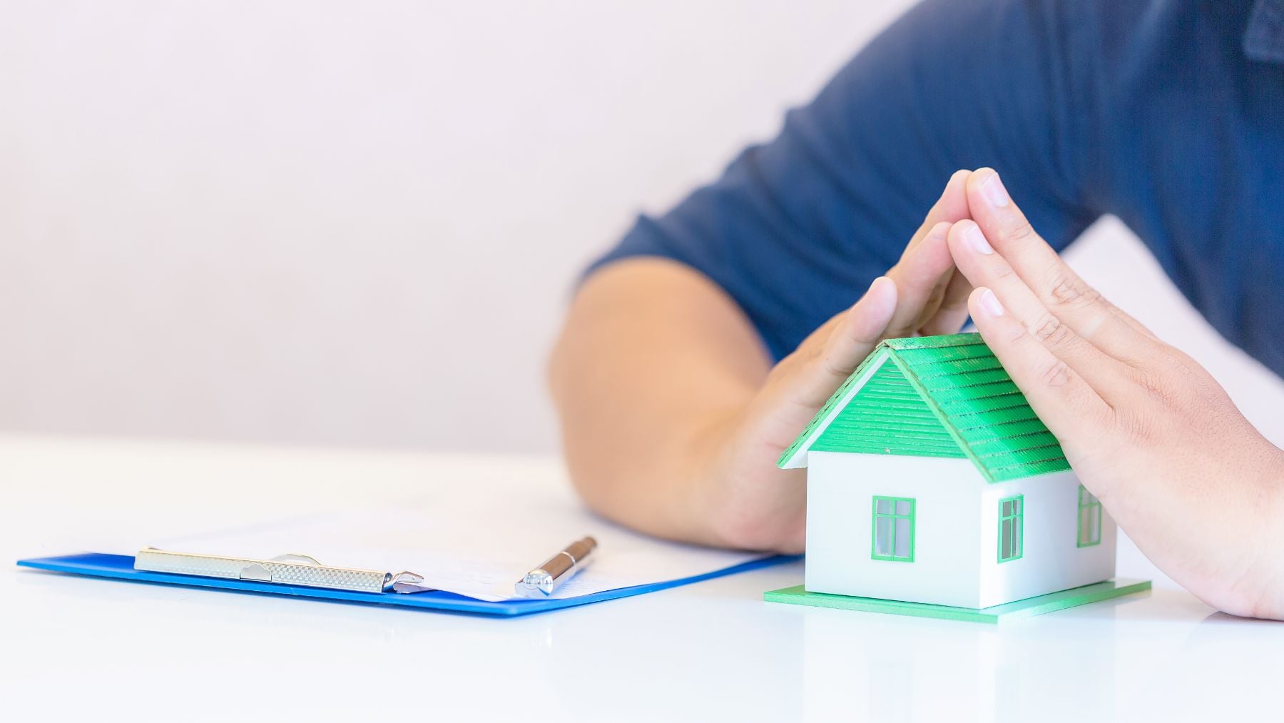 Hacienda permite desgravar hasta 1.350 euros en la renta en 2026 por pagar el seguro del hogar en estas tres situaciones