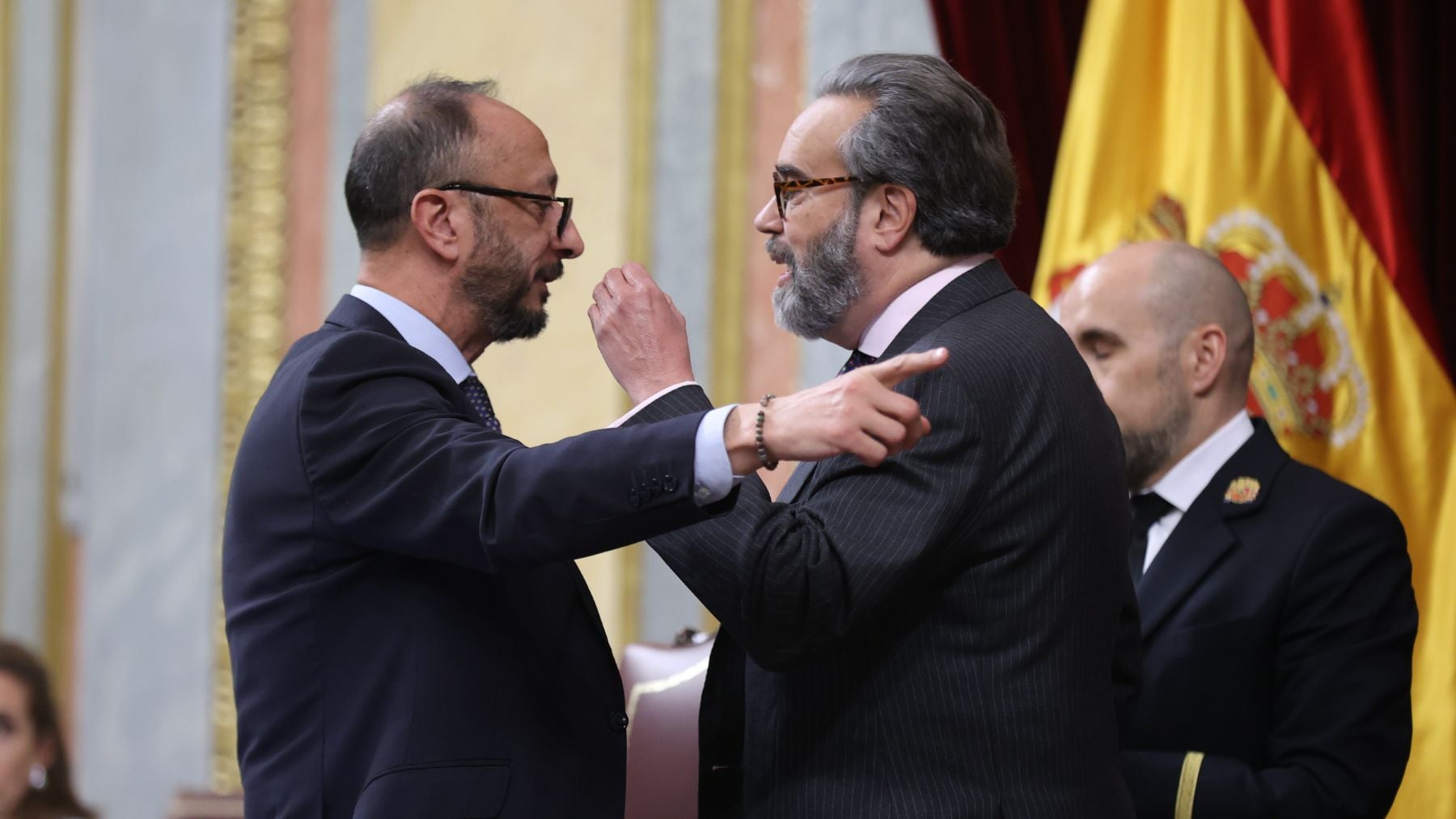 Expulsan del Congreso a un diputado de Vox por encararse con el vicepresidente al pedir amparo por ser insultado