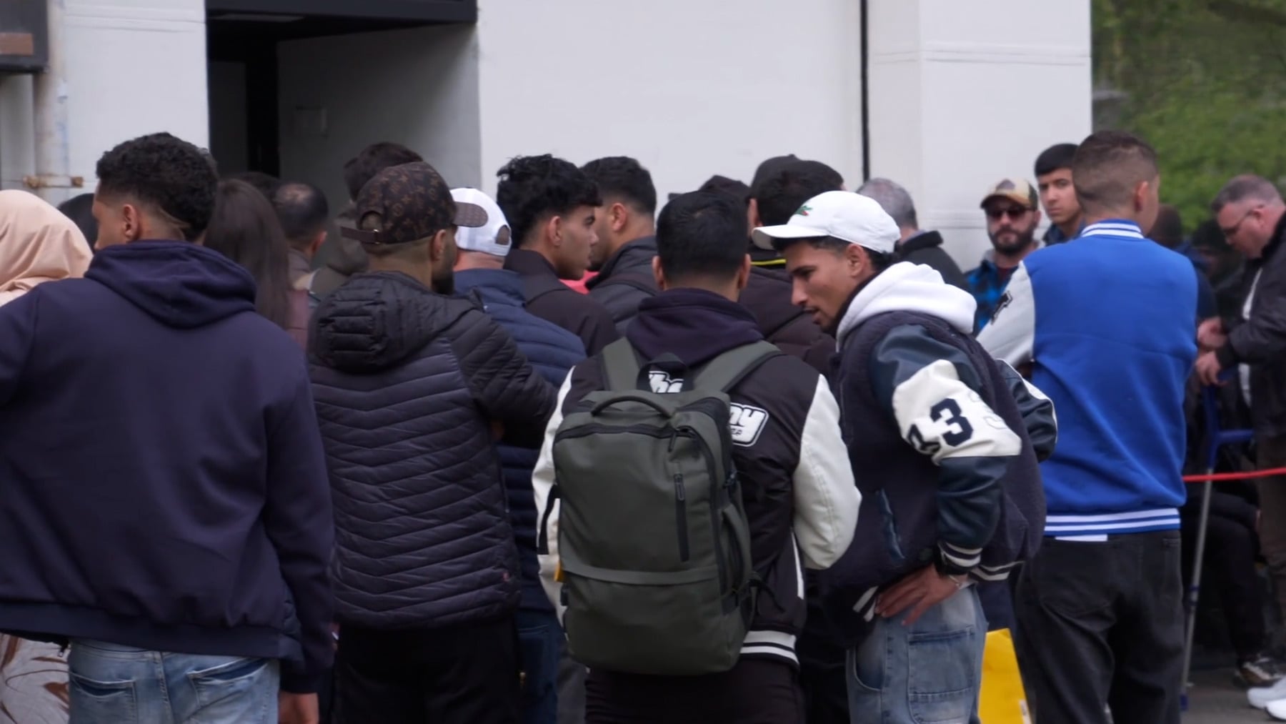 Podemos obliga a hacer un curso de capacitación a sus militantes vinculados con la regularización masiva