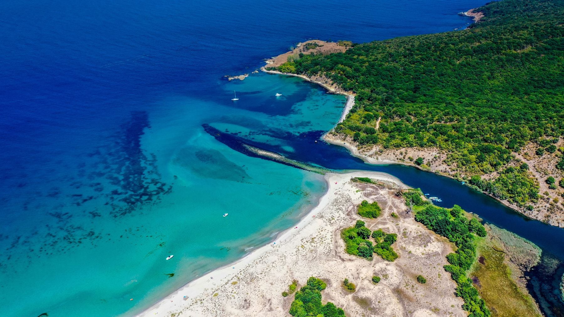 Le pregunté a la IA por destinos baratos para este verano y la respuesta me hace descartar varios destinos