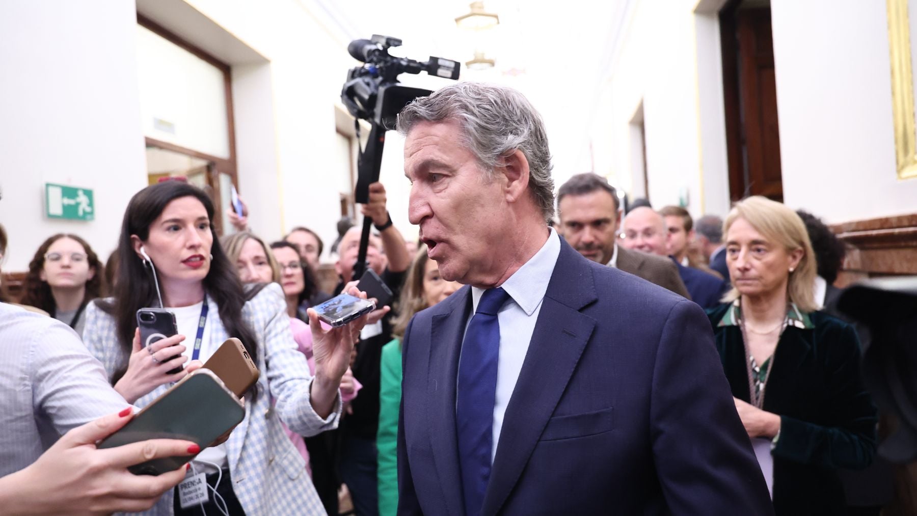 Feijóo alerta del disparate de regularizar a granel a personas con antecedentes policiales: No lo hace ningún país