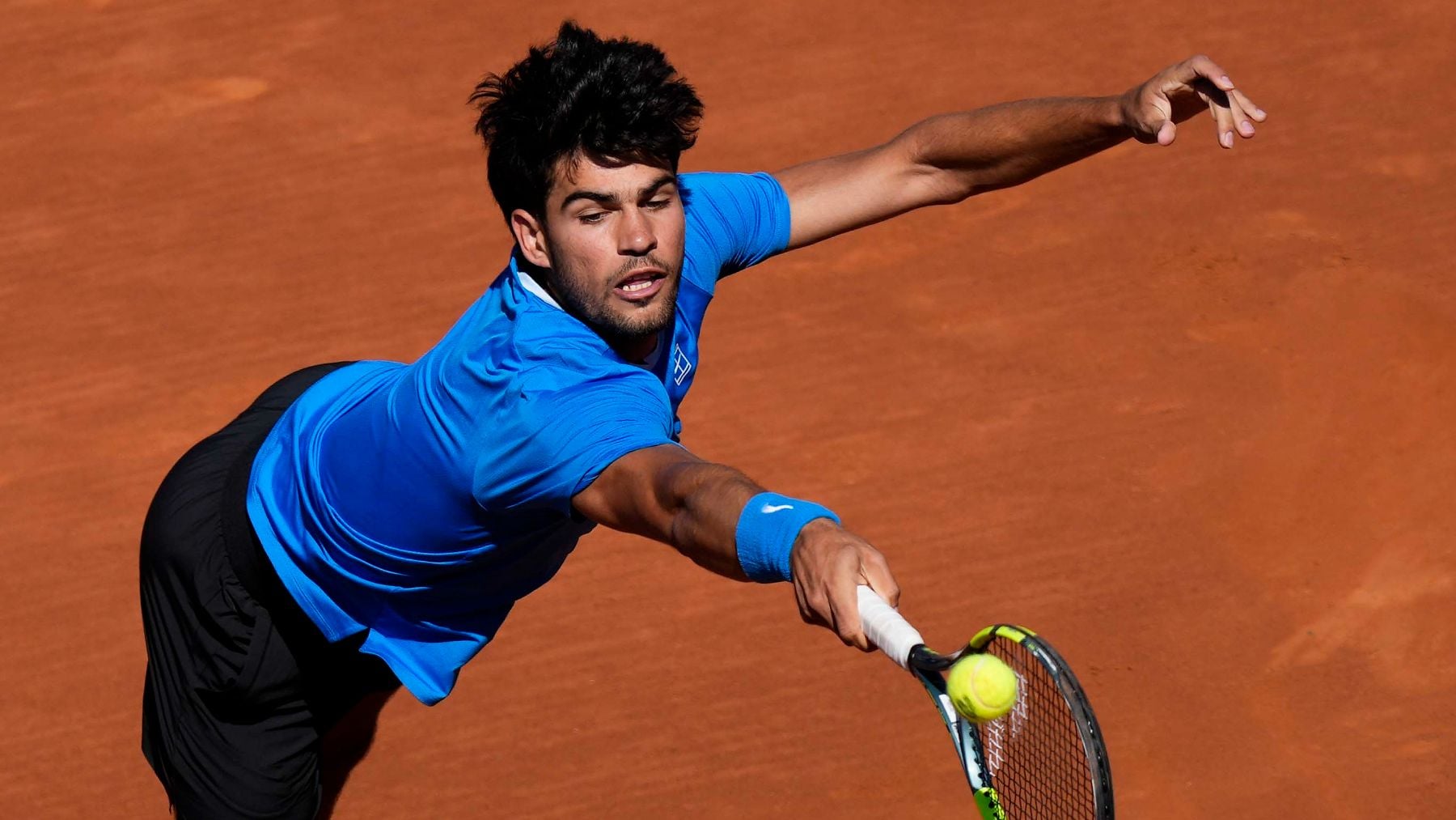 Carlos Alcaraz se retira del Trofeo Conde de Godó