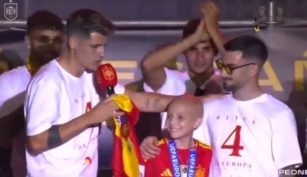 Álvaro Morata dedicó unas palabras a María Caamaño en plena celebración de la Eurocopa. (Redes sociales)