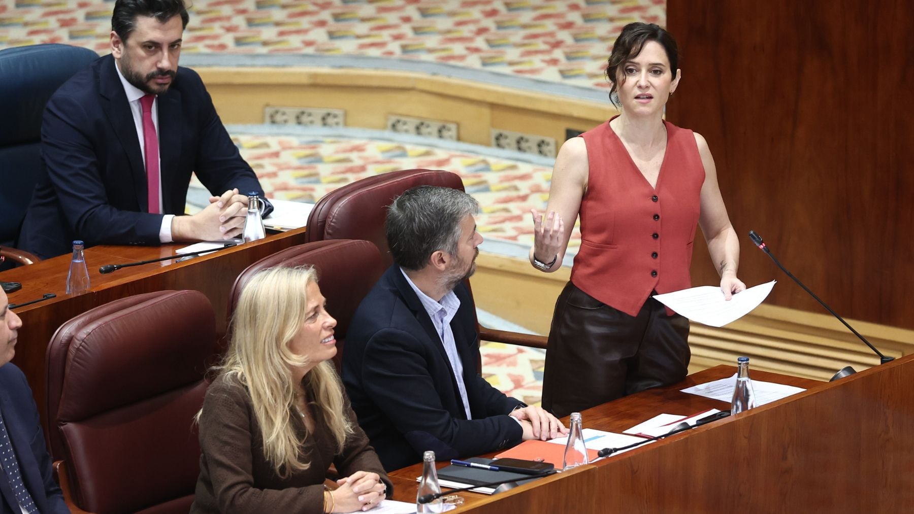 Ayuso fulmina a Sánchez por su viaje a China: Ni elecciones, ni oposición, ni prensa libre. ¿A que le da envidia?