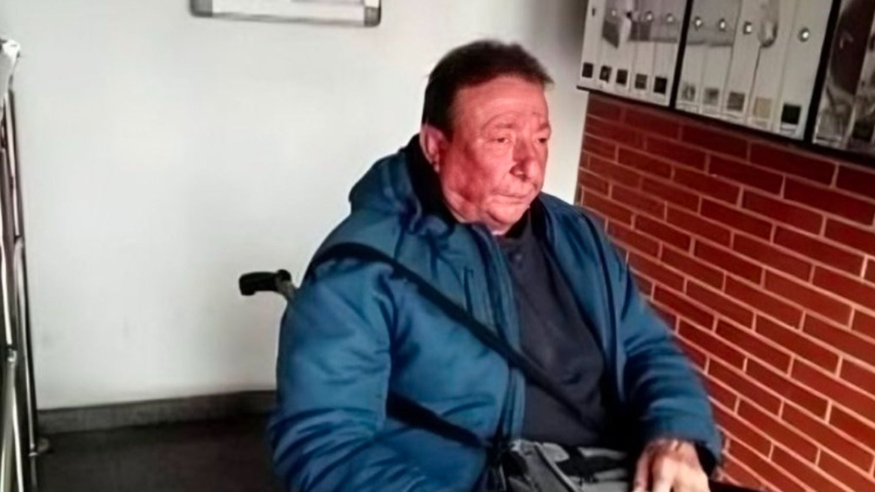 El juez deja en libertad provisional al hombre en silla de ruedas que mató a su ladrón en Barcelona