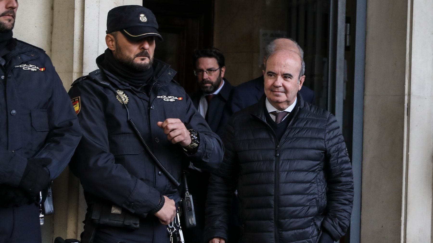 Gaspar Zarrías, ex consejero de la Junta, declara en la causa de Leire Díez por su «relación con la investigada»