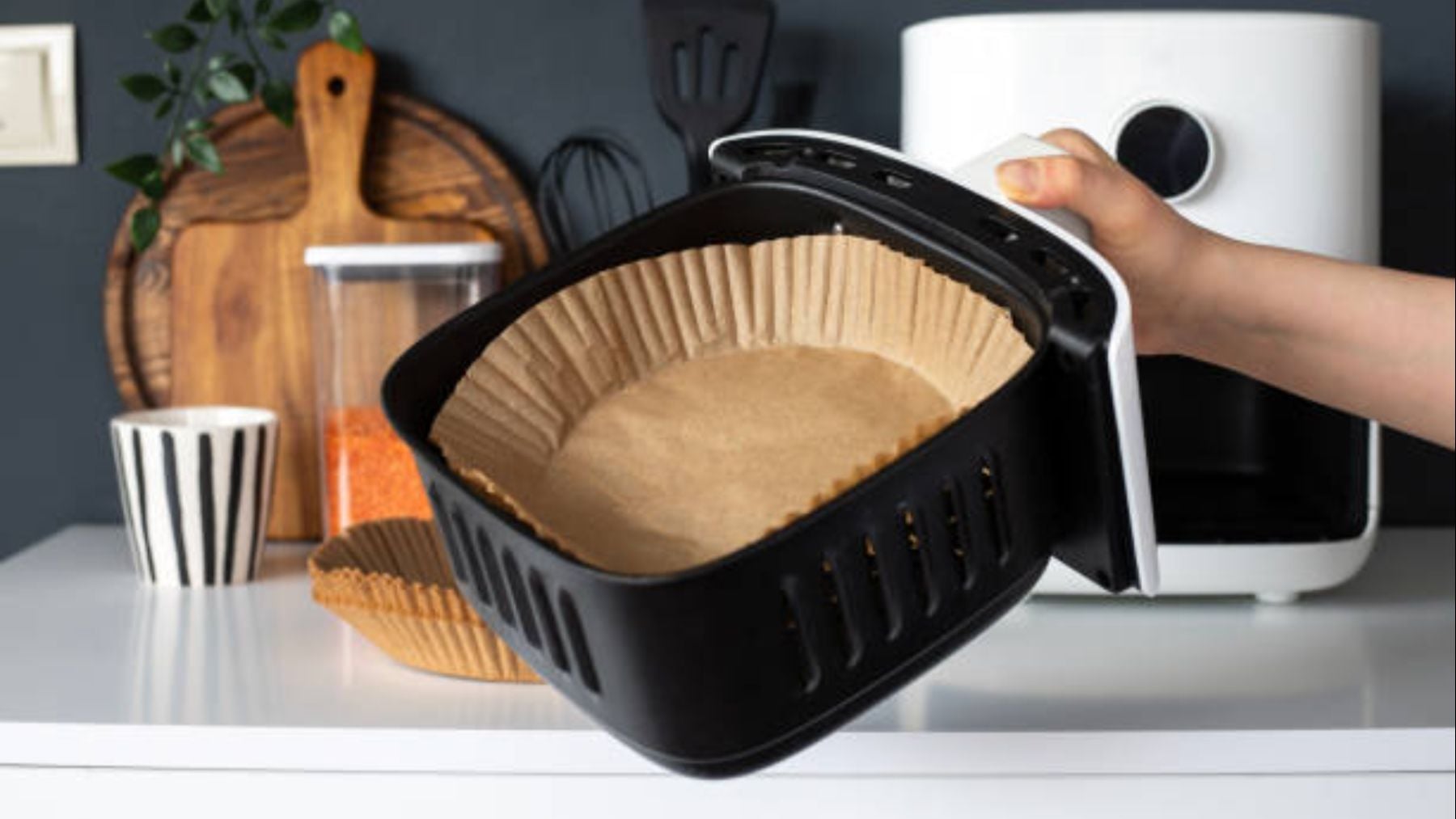 Tu freidora de aire puede salir ardiendo y hay una forma de evitarlo: el imán secreto de Amazon que no sabías que necesitabas