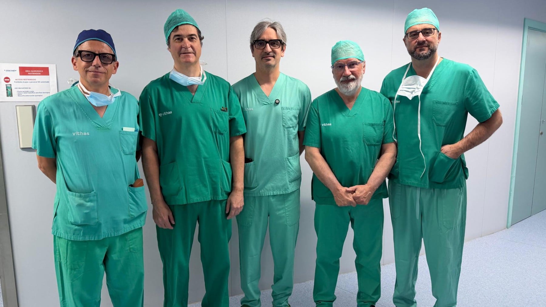 Un equipo de médicos españoles extirpa un tumor gigante de 1,3 kilos tras 40 años de evolución