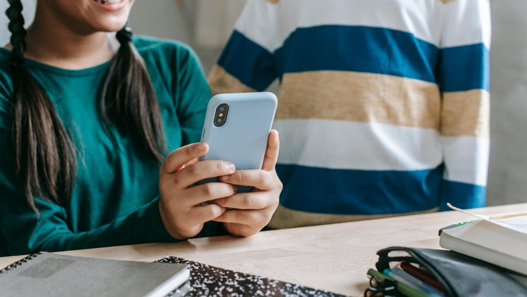 Apagón telefónico en España éste sábado: la comunidad autónoma que dejará a miles de familias sin móvil el 18 de abril