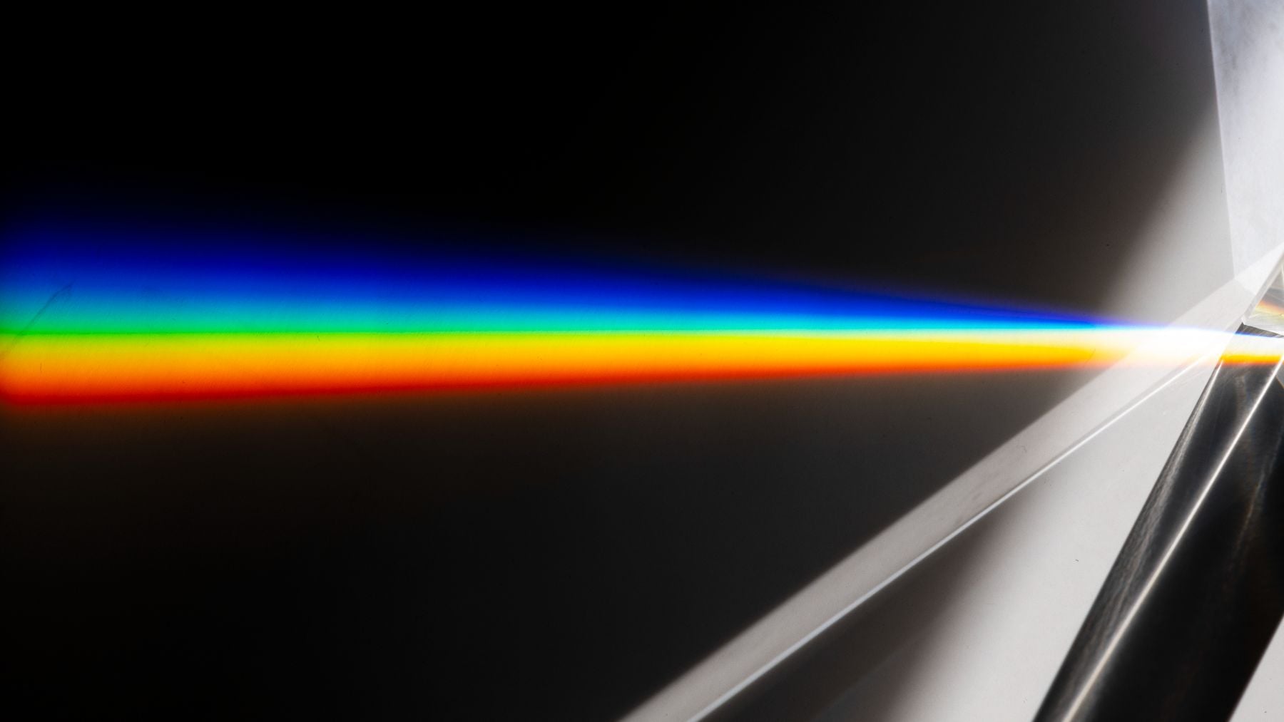 China desafía las normas con un láser con potencia de 2 vatios que transmite datos a 36.705 km de la Tierra a velocidad de 1 gigabit por segundo