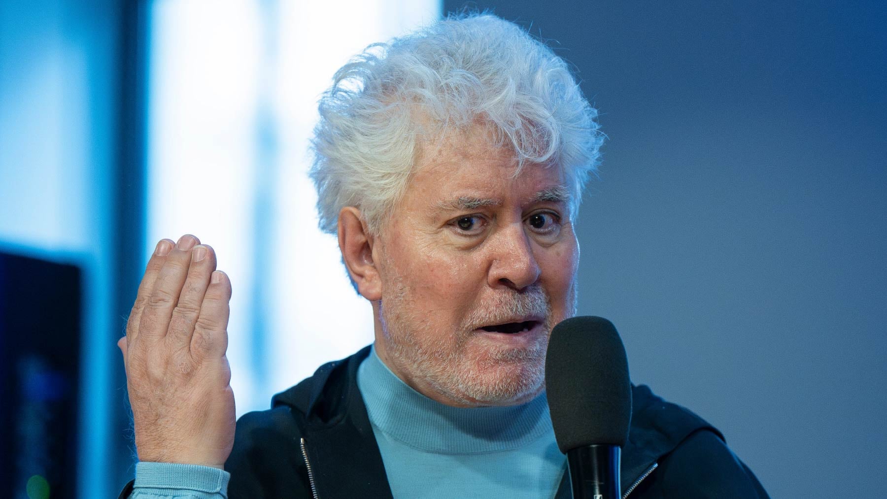 ¿De dónde viene la enemistad de Pedro Almodóvar y Joaquín Sabina? Poca gente lo sabe