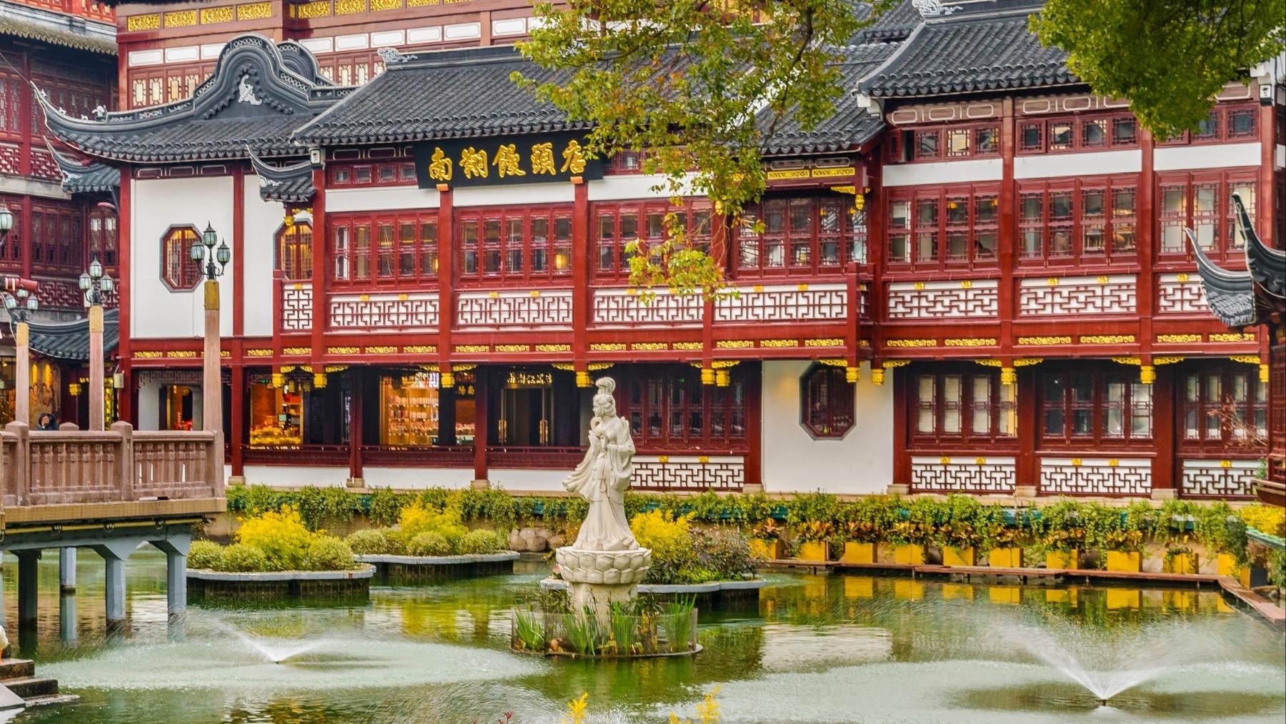 Arqueólogos no dan crédito: descubren un cargamento con más de 2.350 fragmentos de porcelana Yuan azul y blanca en el fondo del mar