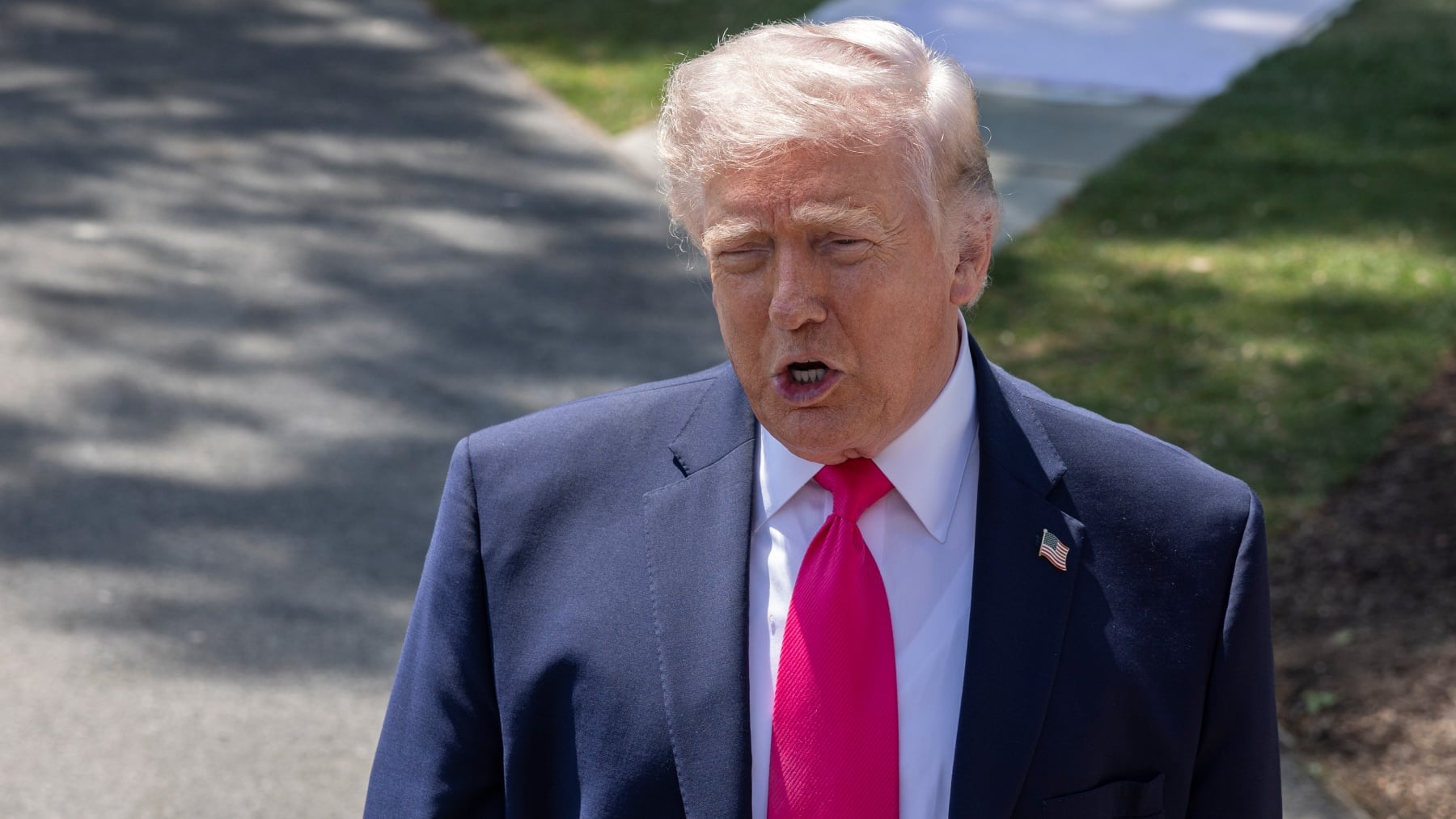 Trump vuelve a cargar contra España: Sus cifras económicas son desastrosas, da mucha pena