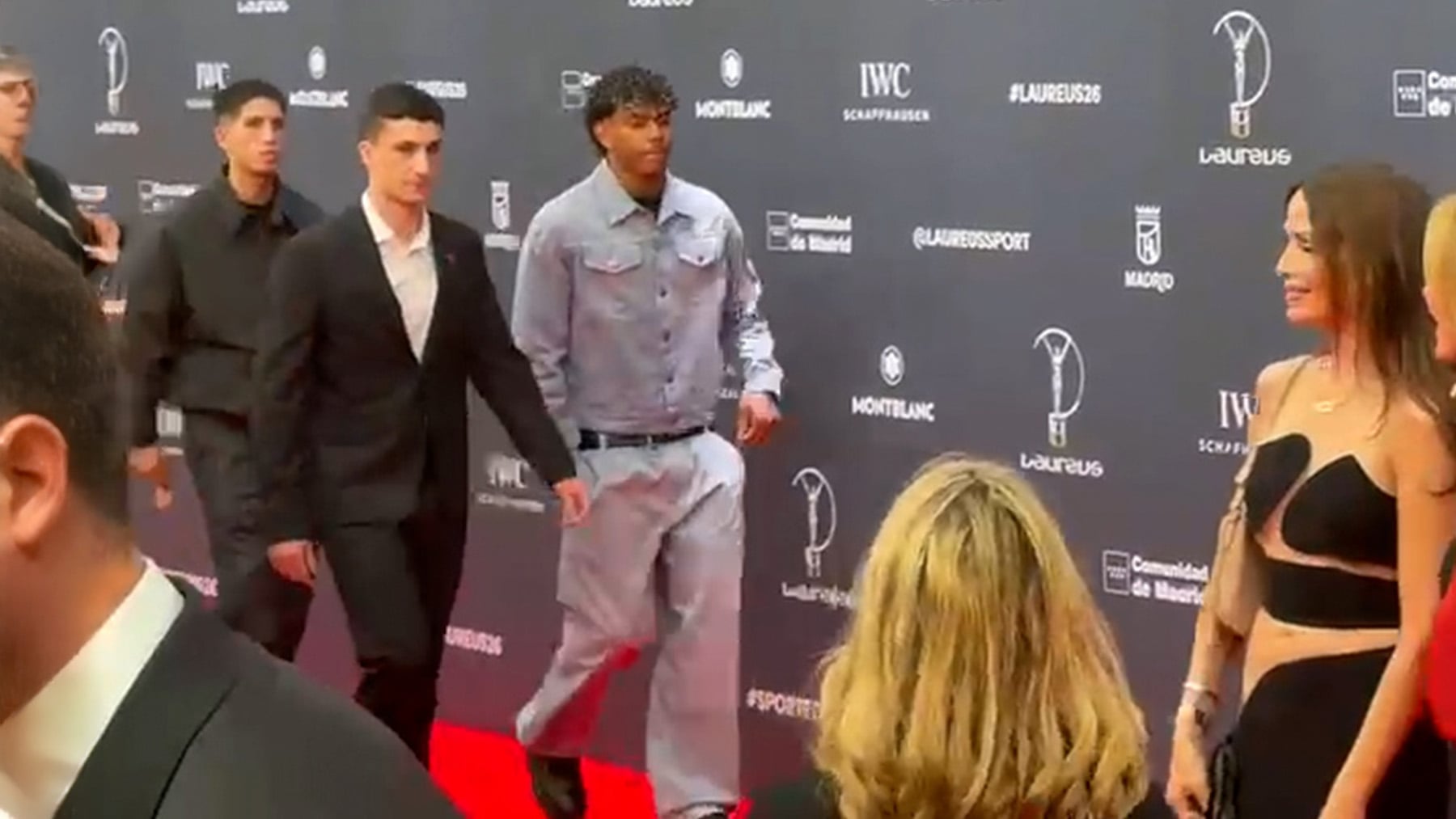 Lamine Yamal da la nota en los Laureus: el único que no va en traje o smoking