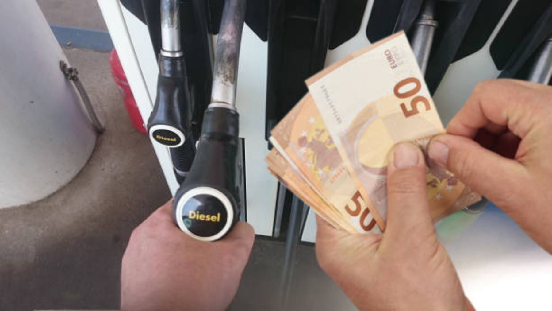 Precio de la gasolina hoy 22 de abril: localiza las gasolineras más baratas de Sevilla, Cádiz y otras ciudades de Andalucía