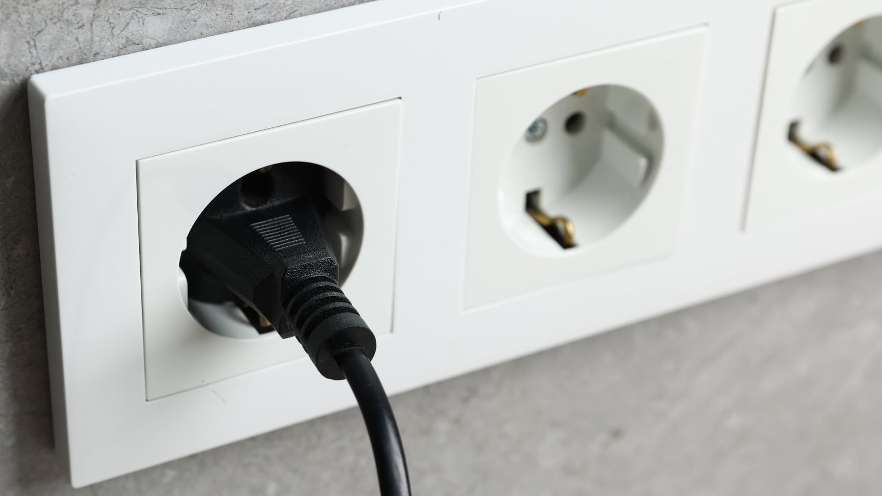 Adiós al enchufe tradicional: la nueva alternativa ya se puede comprar en las tiendas y es más rápida y segura