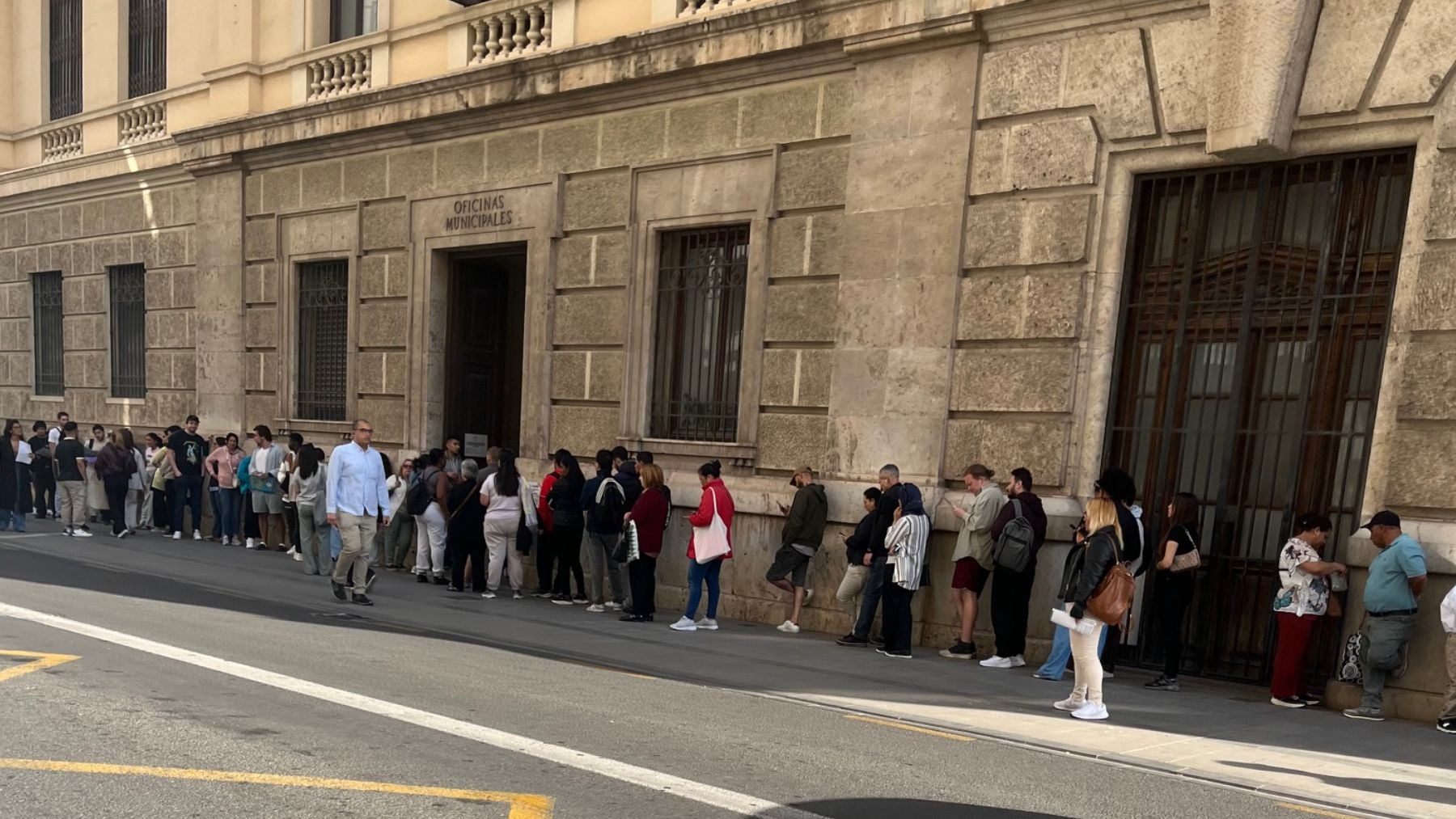 Valencia pasará a Sánchez un millón de factura por solventar el colapso de la avalancha de inmigrantes