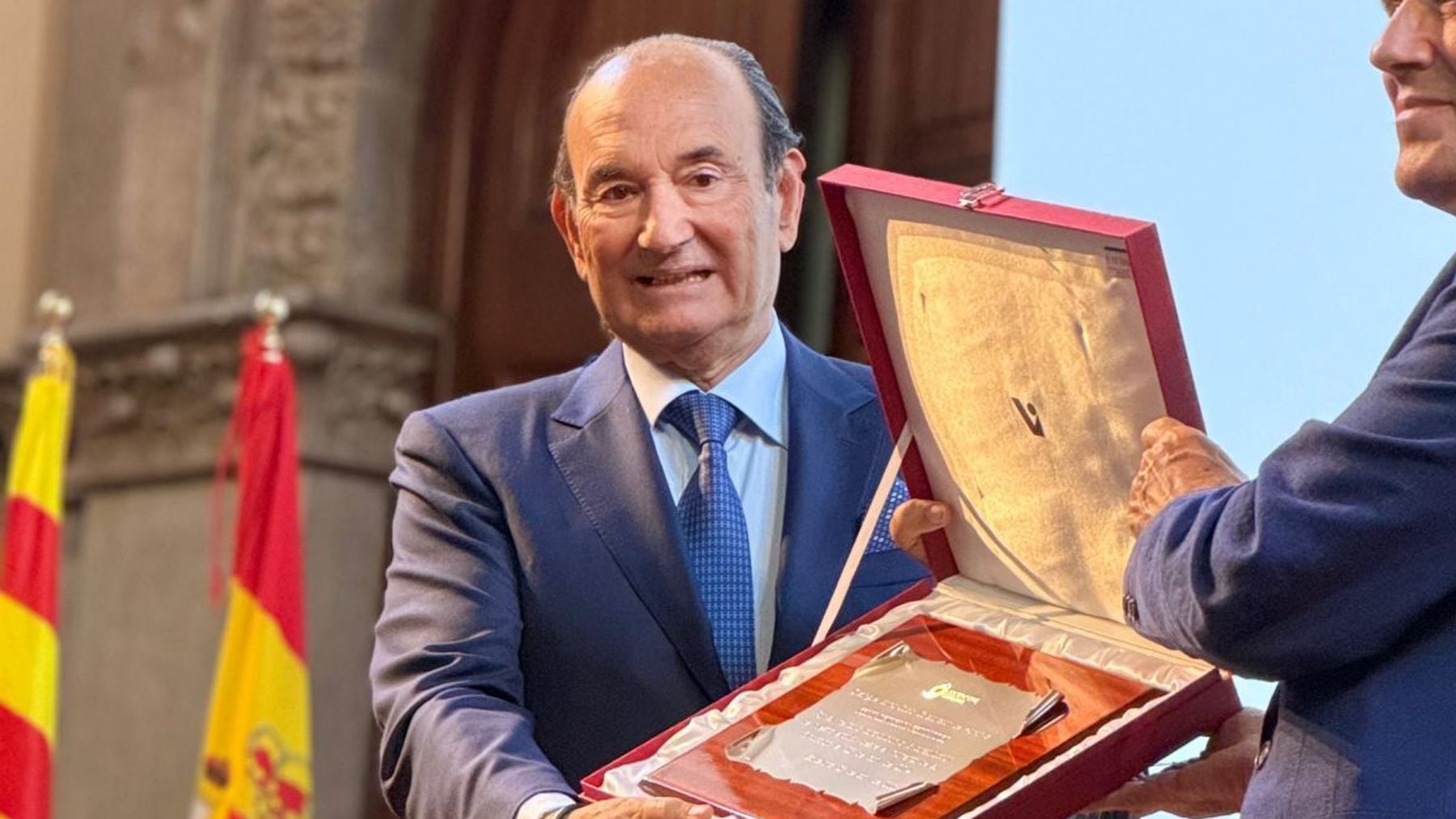 Félix Revuelta, distinguido como Socio Colaborador de Honor de SCC: Necesitamos tener sociedades civiles fuertes