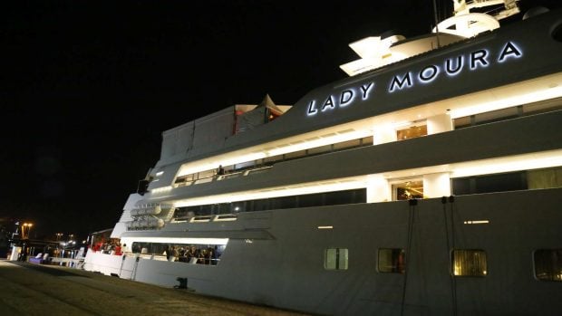 Ricardo Salinas, Feria de abril, yate ricardo salinas, lady moura