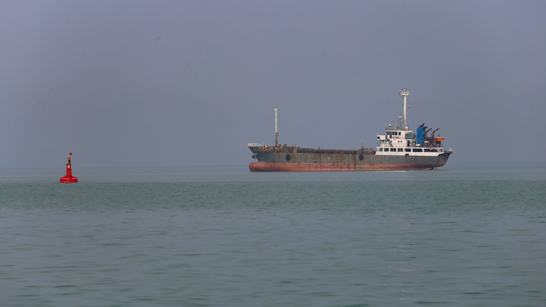 Irán captura dos buques en el estrecho de Ormuz: Pusieron en peligro la seguridad marítima