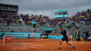 Lluvia Mutua Open. Imagen generada con IA.