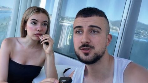 Imagen de la pareja tras hacer pública su situación por redes sociales.