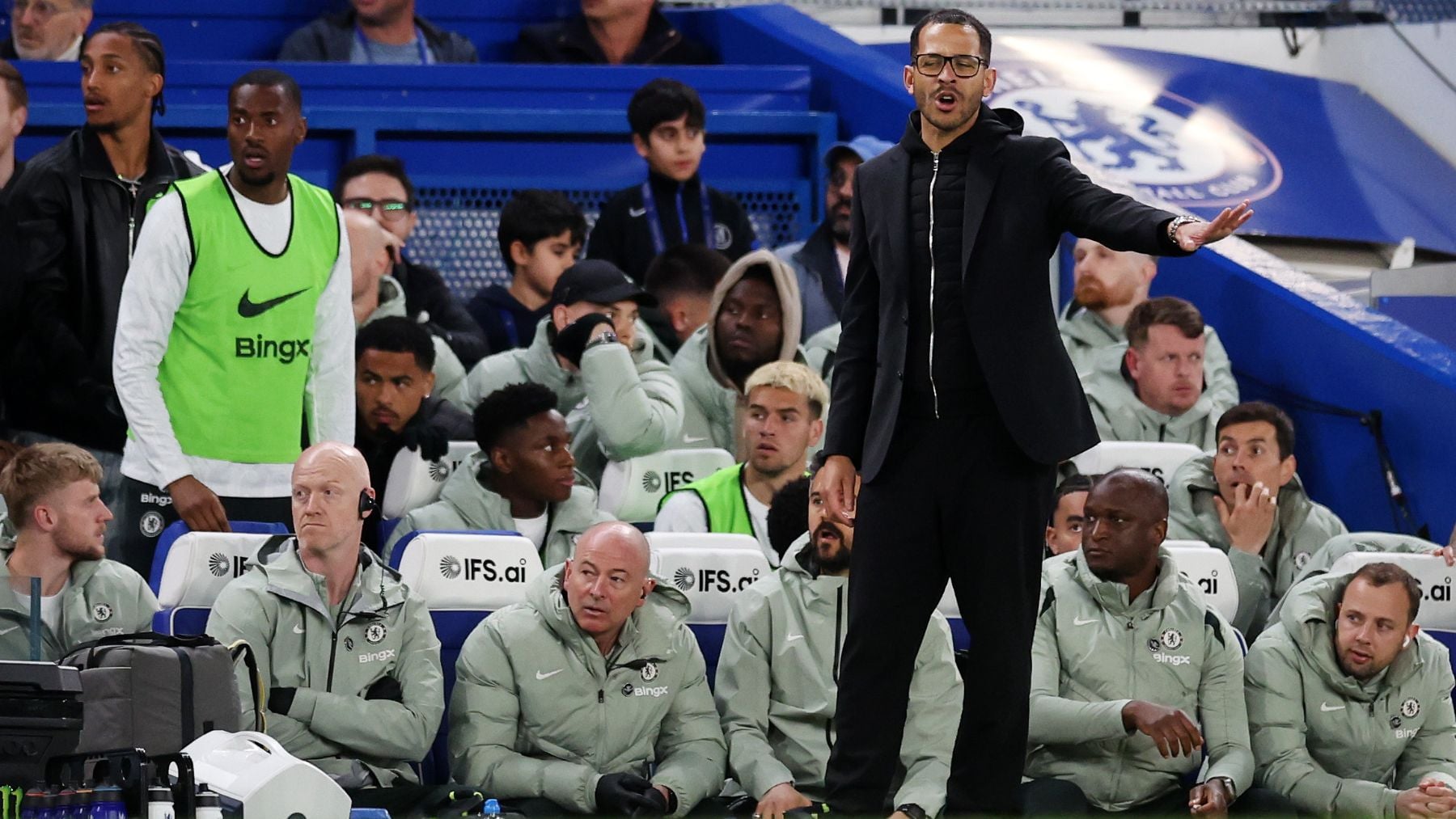 El Chelsea implosiona: despide a Rosenior después de firmarlo para ¡seis años!